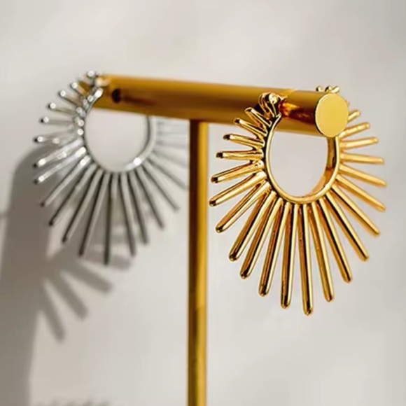 Anthropologie Silver Sunburst Hoop Earrings - Picture 4 of 8